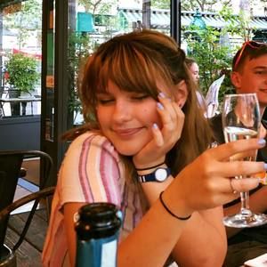 Meet your Posher, Phoebe